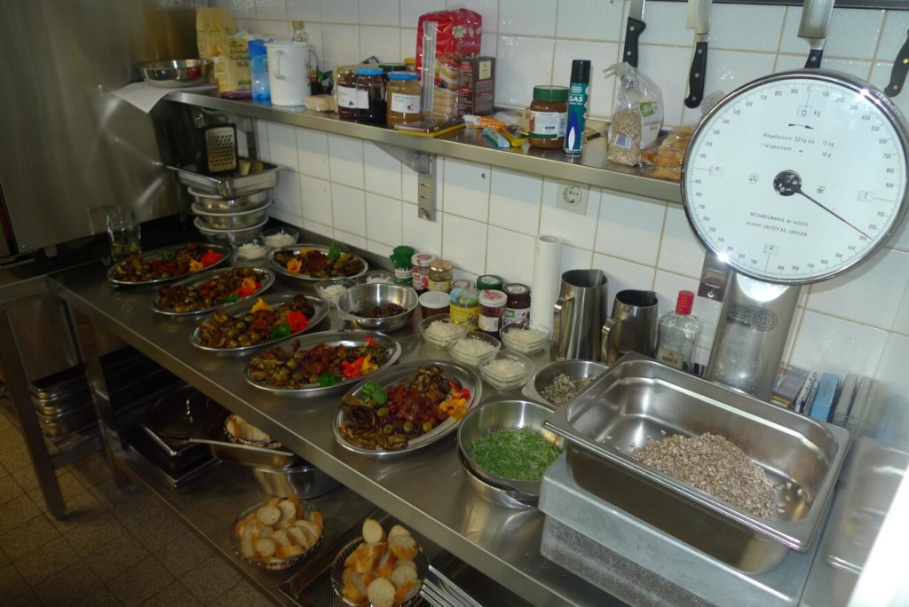 Kücheneinrichtung und Antipasti